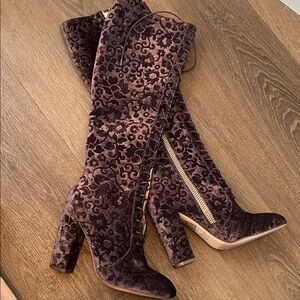 Alice and Olivia Tall Velvet embossed Lace-Up Knee-High Boots size 7.5